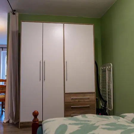 Apartment Mit Zwei Schlafzimmern Und Balkon