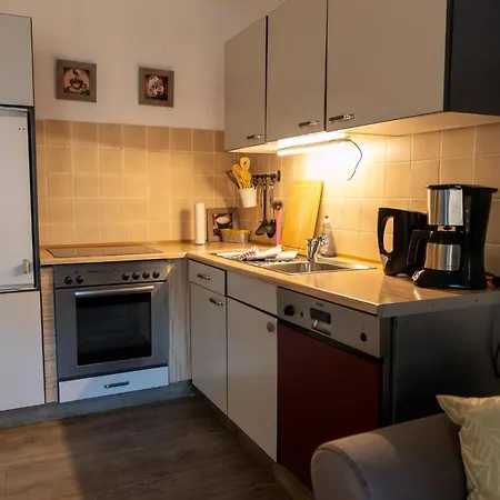 Apartment Mit Zwei Schlafzimmern Und Balkon