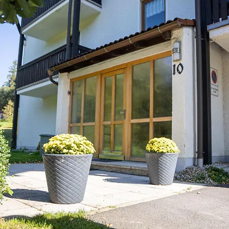 Mit Zwei Schlafzimmern Und Balkon *