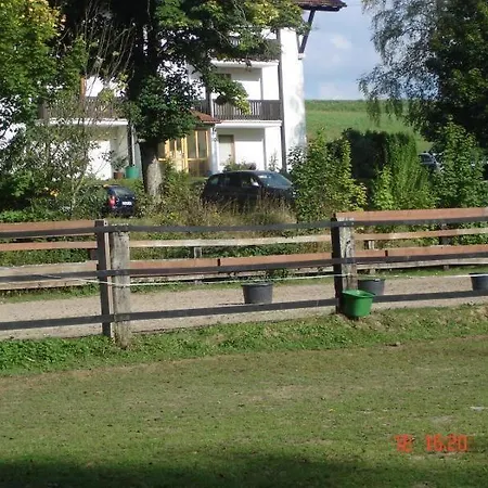 Apartment Mit Zwei Schlafzimmern Und Balkon Weissenstadt
