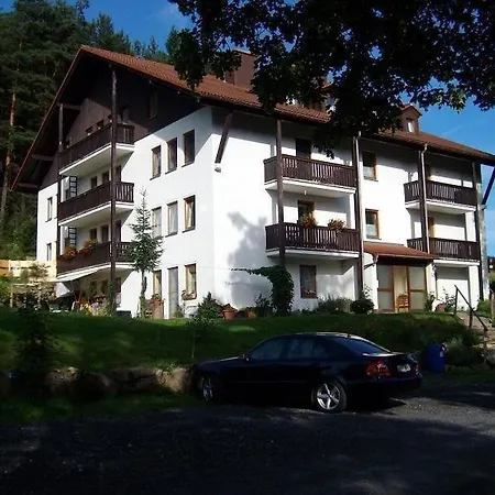 Mit Zwei Schlafzimmern Und Balkon Apartment Weissenstadt